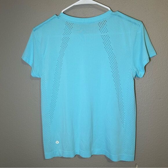 Lululemon Train To Be Cyan Blue Short Sleeve Shirt Women’s Size Small 6 - Picture 7 of 10